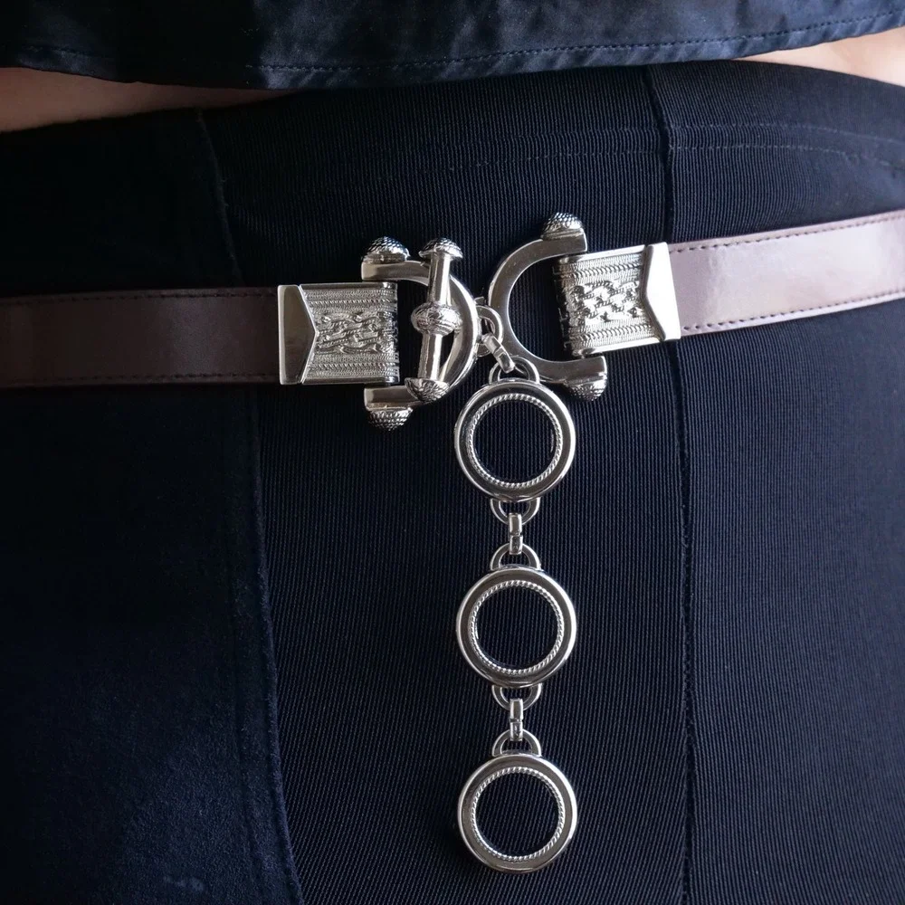 Gorgeous 90s Lake Shore Drive boho‎ brown leather statement belt